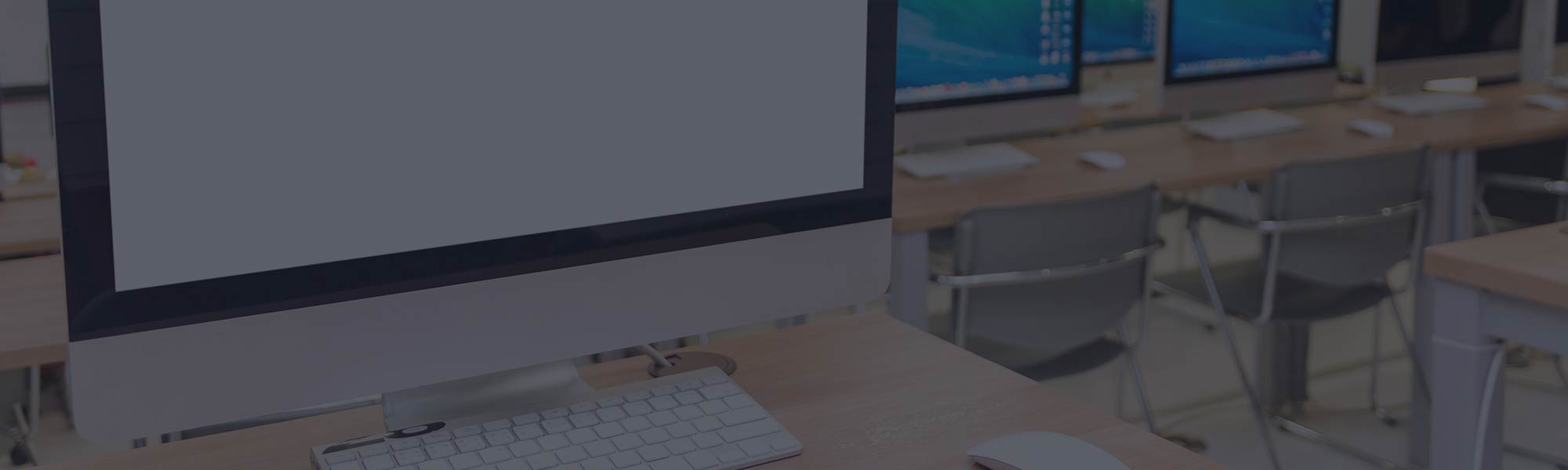 Tietokoneen ruutu ja näppäimistö